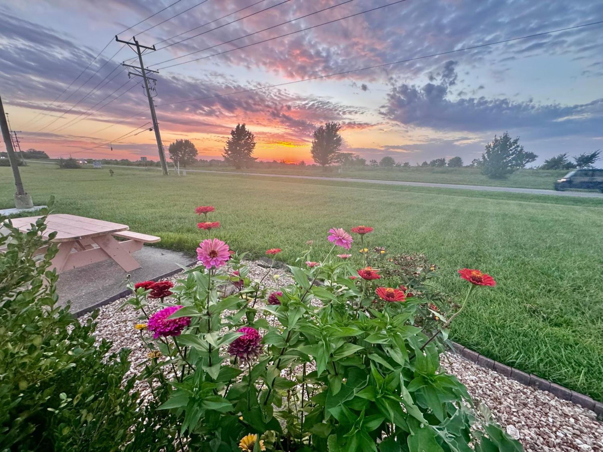 Owensville Inn エクステリア 写真